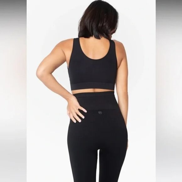 Belly Bandit Maternity Bump Support Leggings in Black - Picture 3 of 7